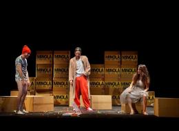 Su il sipario del teatro, in scena "La bisbetica domata"