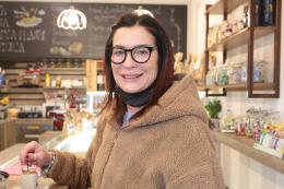 "A Natale i regali si comprano nei nostri negozi"