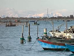 Le montagne sulla laguna, incredibili immagini dal Delta