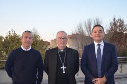 Il vescovo agli anziani: "Torneranno gli abbracci"