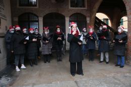 Il coro di Natale per gli auguri alla città