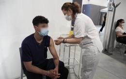 Terza dose del vaccino anche per i ragazzi