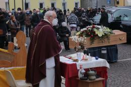 Tutto il paese ha voluto salutarlo