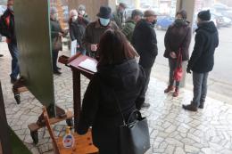 In tanti per l'ultimo saluto a don Pizzo
