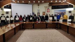 Premio e augurio: "Che possiate restare qui"