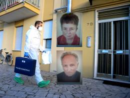 La soffoca e si uccide