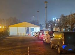 Aggressioni ai medici ai punti tampone: "Inaccettabili, chiudiamo ai non prenotati"