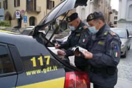Lavoro nero scoperti sette lavoratori irregolari, un albergo chiuso