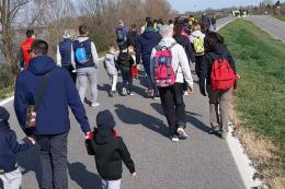 Una passeggiata tra figli e papà 