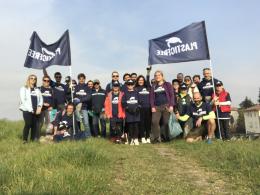Passeggiata ecologica di primavera con Plastic Free 