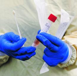 Mascherine e tamponi, prezzi in risalita