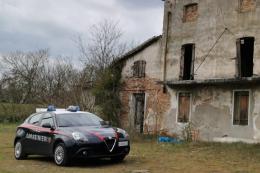 Il casolare abbandonato diventa centro dello spaccio