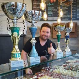 La pizza di  Andrea al quarto posto nella gara internazionale