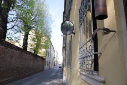 Hanno rubato persino le grondaie