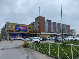 Mattina di black out, un centinaio di lavoratori al freddo