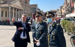 Armelao chiude il centro alle auto per l'estate