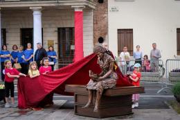 Una piazza piena di storie da leggere 