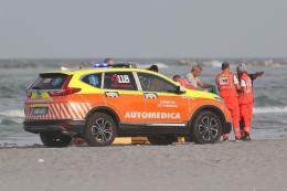 Salva un bimbo in mare e muore per lo sforzo