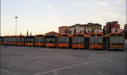 Pensiline rinnovate, più decoro alla fermata del bus