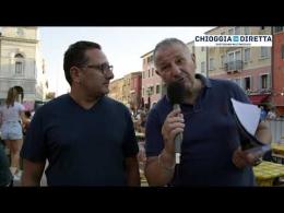 In uno stand tradizione a 360 gradi