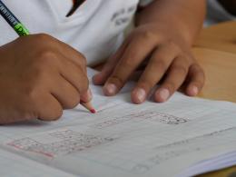 Bocciata in seconda elementare. I genitori: "Illegale"