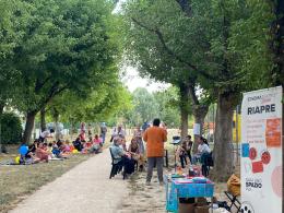 Cinema, parco, stelle e picnic