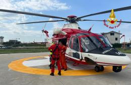 Un tronco e l'acqua calda hanno salvato il 29enne scomparso in mare