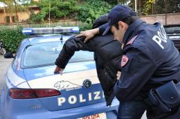 Poliziotti arrestati per le torture in questura
