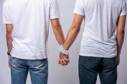"Condannare omofobia e aprire sui diritti civili"