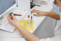 Accordo con le farmacie per screening colon retto