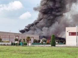 Fiamme alla Bottecchia, spaventosa colonna di fumo