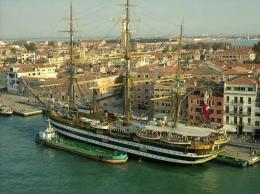 C'&egrave; la Vespucci, &egrave; sempre una festa