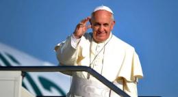 Migliorano le condizioni del Papa. "Ha ripreso il lavoro"