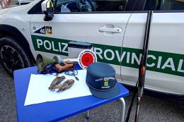 Beccato con i richiami vietati