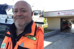 Rischia di morire soffocata, salvata dal volontario eroe