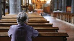 Caro bollette in chiesa: messe accorpate e vestiti pesanti