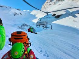 Quattro escursionisti in difficoltà, arriva l'elisoccorso