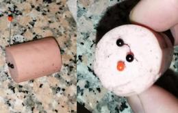 Bocconi con spilli per uccidere i cagnolini