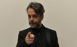 Angelo Pisani in scena con "Scomodo"
