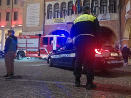 Esplosione sotto Palazzo Nodari, paura in un negozio