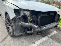 I predoni delle auto colpiscono ancora: Audi fatta in mille pezzi