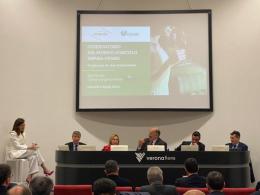 Oltre 12,1 milioni di donne bevono vino