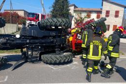 Si rovescia col trattore, diserbante ovunque 