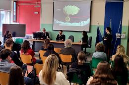 A lezione dai Ris, per risolvere un caso assieme