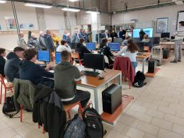 17 ex studenti tornano in classe 