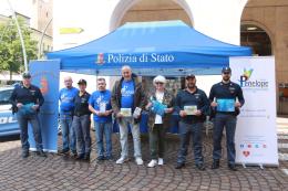 Giornata internazionale dei bambini scomparsi, polizia tra la gente