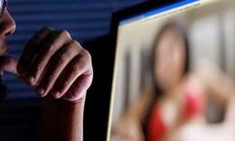 Ruba video hot dal cellulare in riparazione