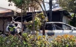 Esplode l'auto elettrica, devastati garage e casa