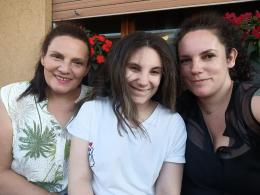 Tre generazioni tra veli e lustrini