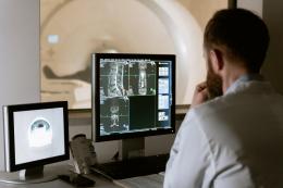 "Radiologia rischia di restare senza medici"